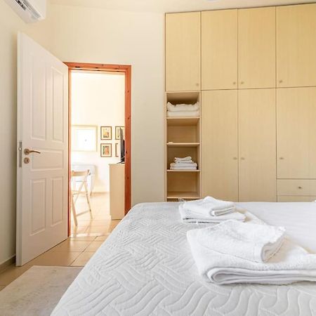 Cozy Apartment In The Heart Of City Center 이라클리온 외부 사진