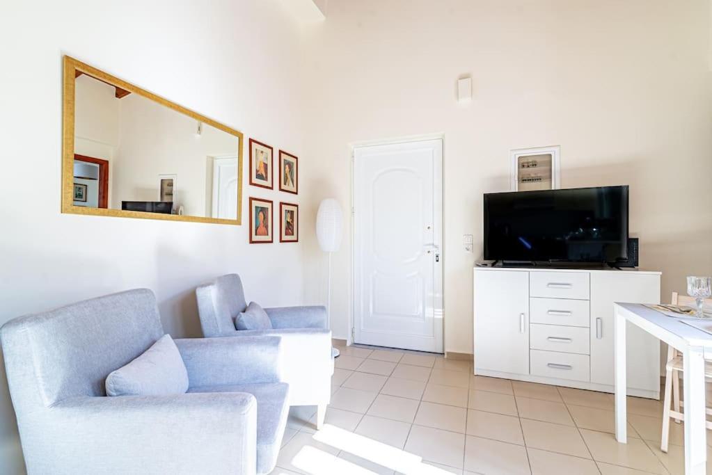 Cozy Apartment In The Heart Of City Center 이라클리온 외부 사진