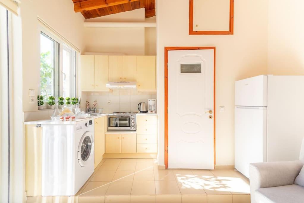 Cozy Apartment In The Heart Of City Center 이라클리온 외부 사진